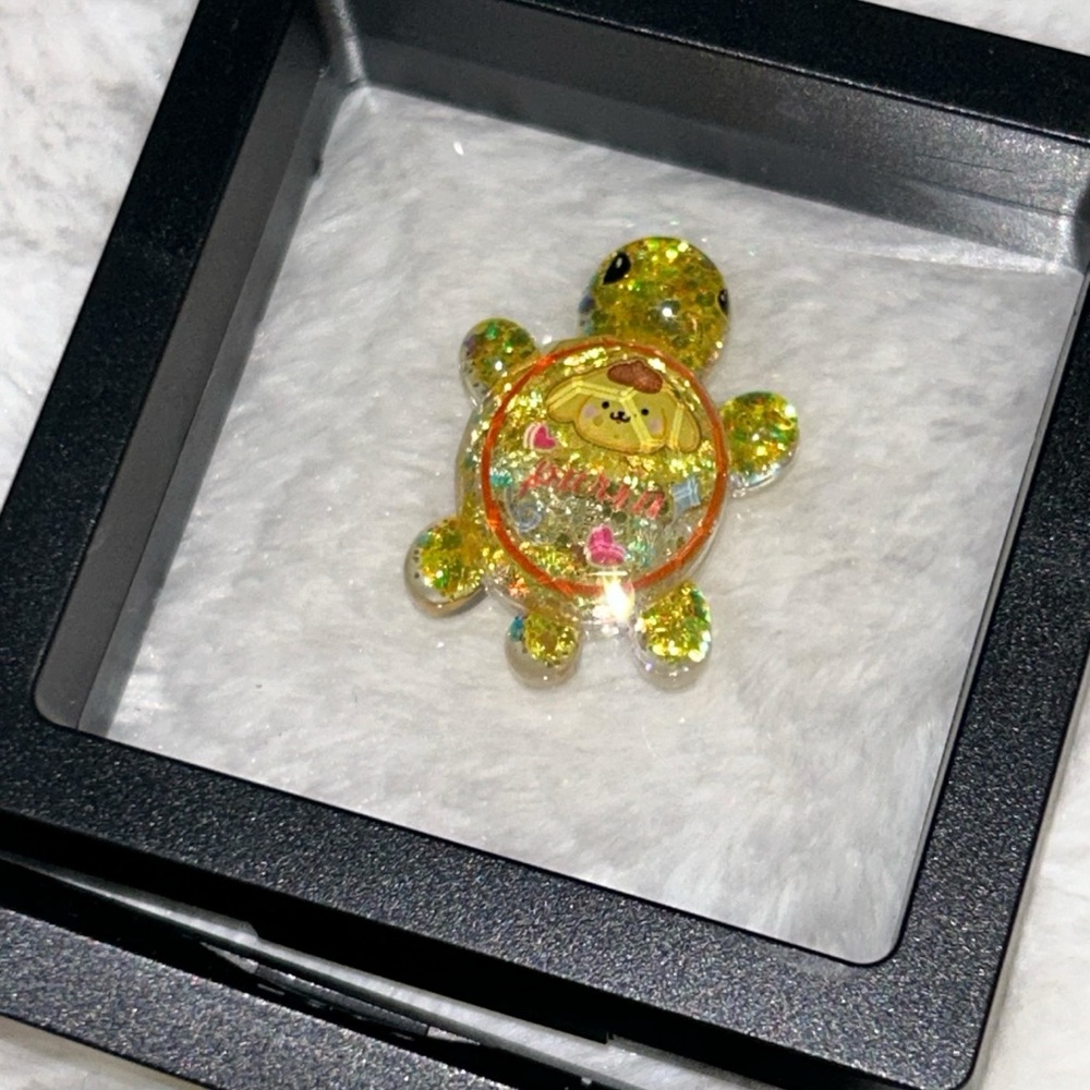 Sanrio Pompompurin Shimmery Yellow Lucky Turtle with 3D Floating Frame Display - Picture 7 of 13